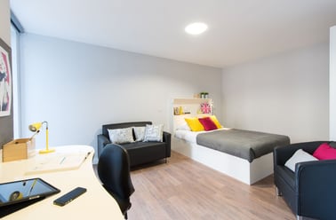 Premium Studio, Glassyard Building, 7A Stockwell Green, Stockwell, London - Image 2